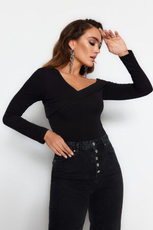 Trendyol Black Cotton Stretch Flounce testhezálló crop kötött blúz Trendyol Black Cotton Stretch Flounce testhezálló crop kötött blúz