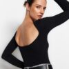 Trendyol Black Cotton Stretchy Decollete Fitted/Fit blúz