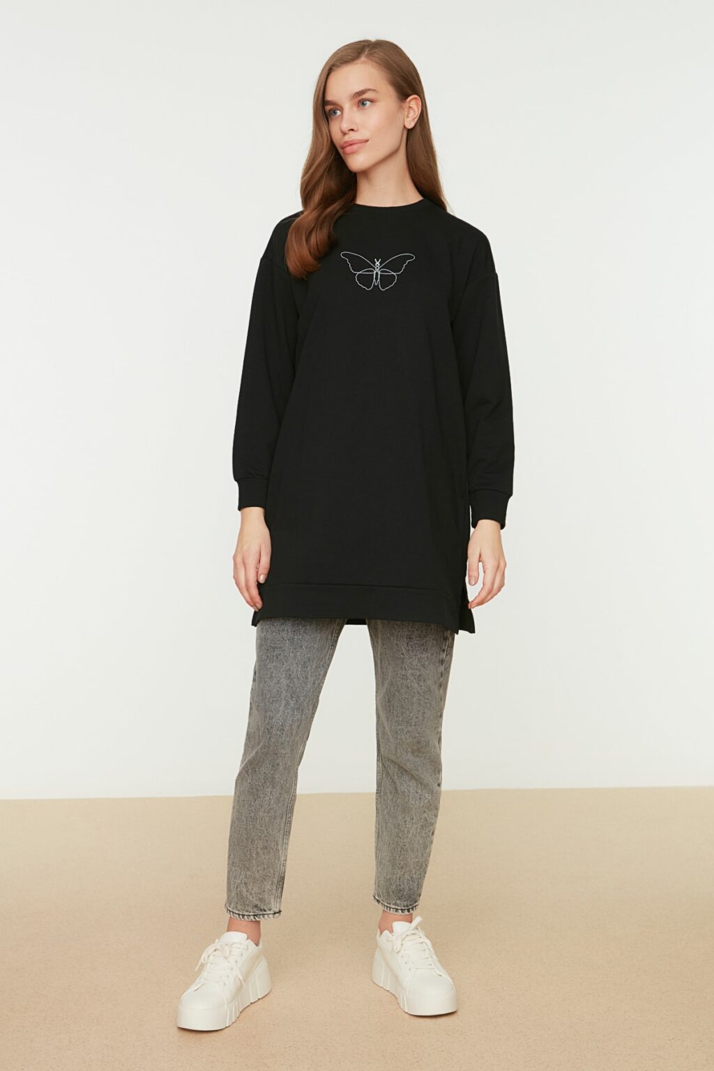 Trendyol Black Crew Neck Slit Detailed Printed Knitted Sweatshirt