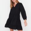 Trendyol Black Mini széles szabású texturált flounce szőtt ruha