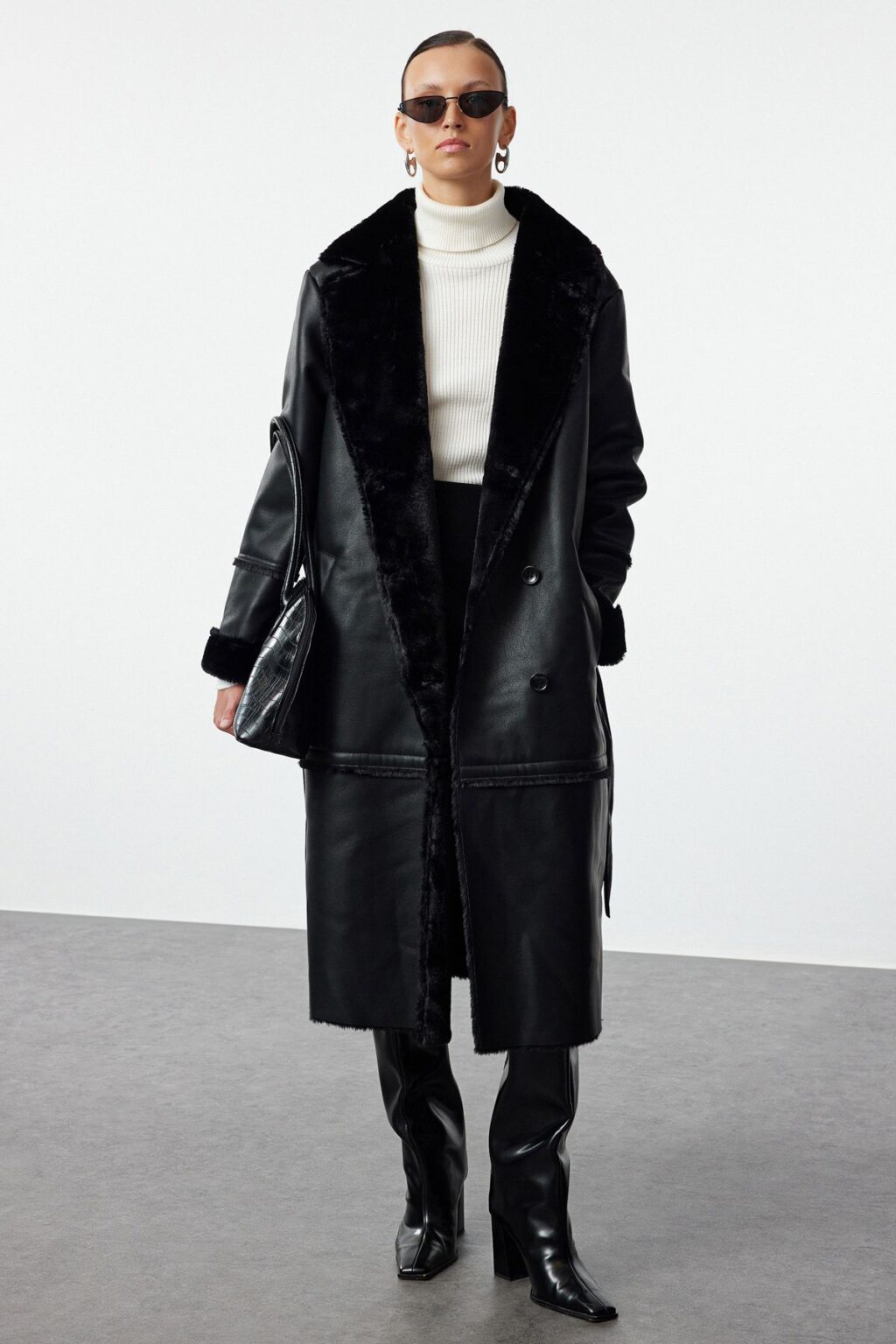 Trendyol Black Oversize Wide Cut Belted Fur Collar Detail Long Faux Leather Coat