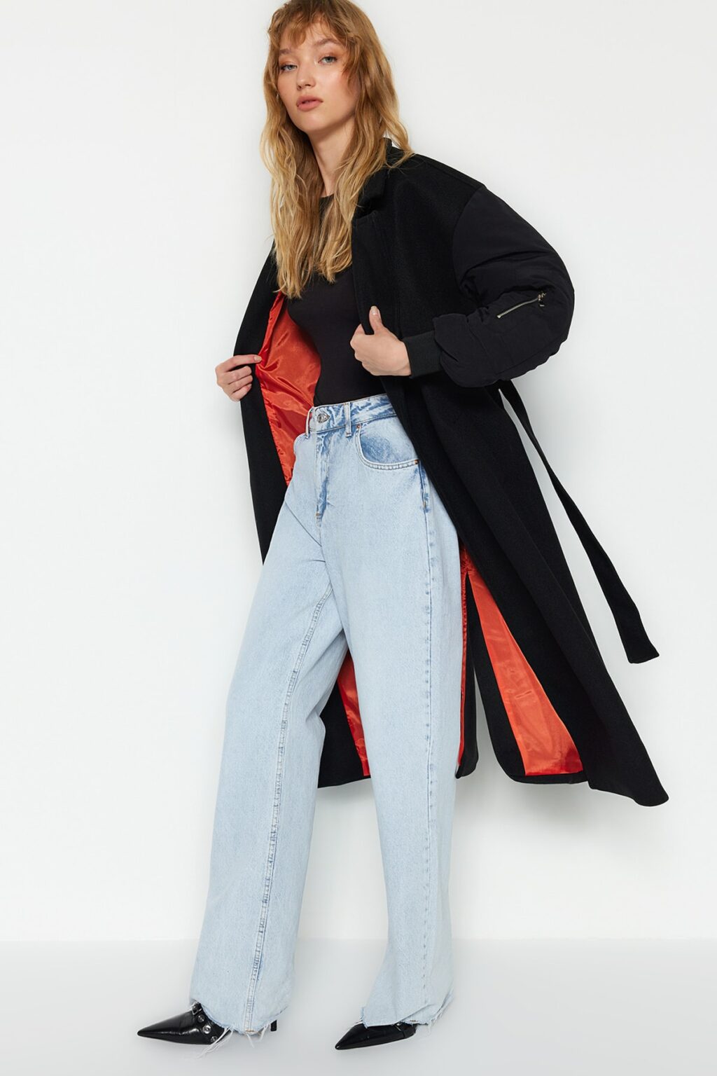 Trendyol Black Oversized Wide Cut öves bombázó ujj részletesen kidolgozott hosszú bélyegzett kabát