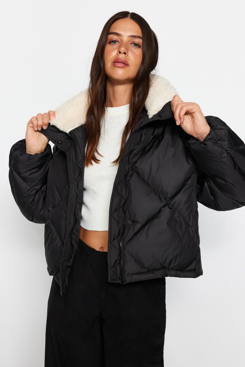 Trendyol Black Oversized plüss gallér részletes