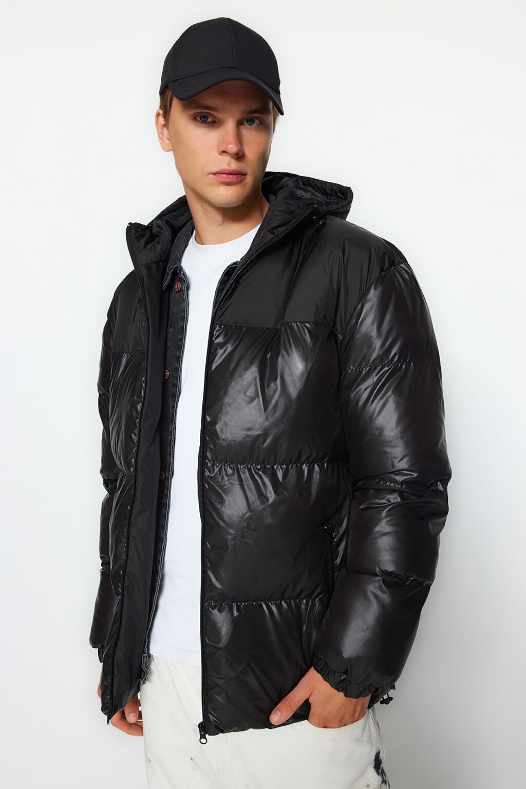 Trendyol Black Regular Fit kapucnis blokk víz- és szélálló puffer télikabát