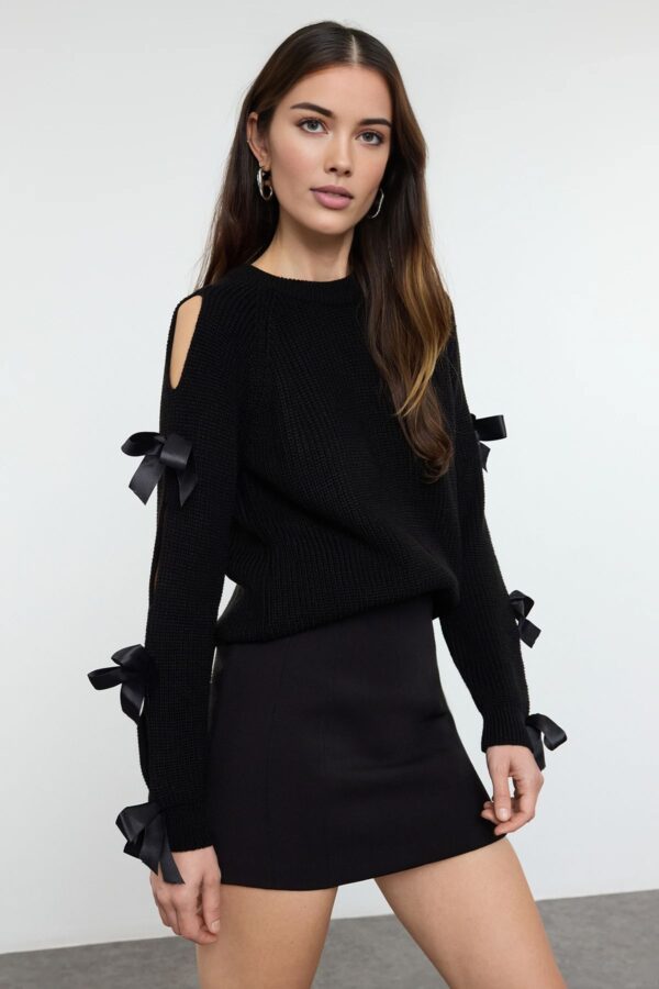 Trendyol Black Sleeve Detailed Knitwear Sweater