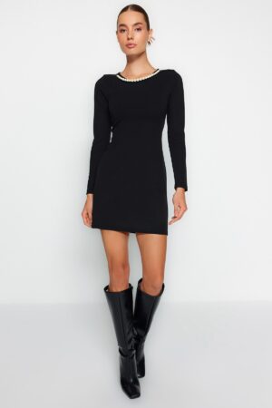 Trendyol Black Smart Crepe gyöngyökkel