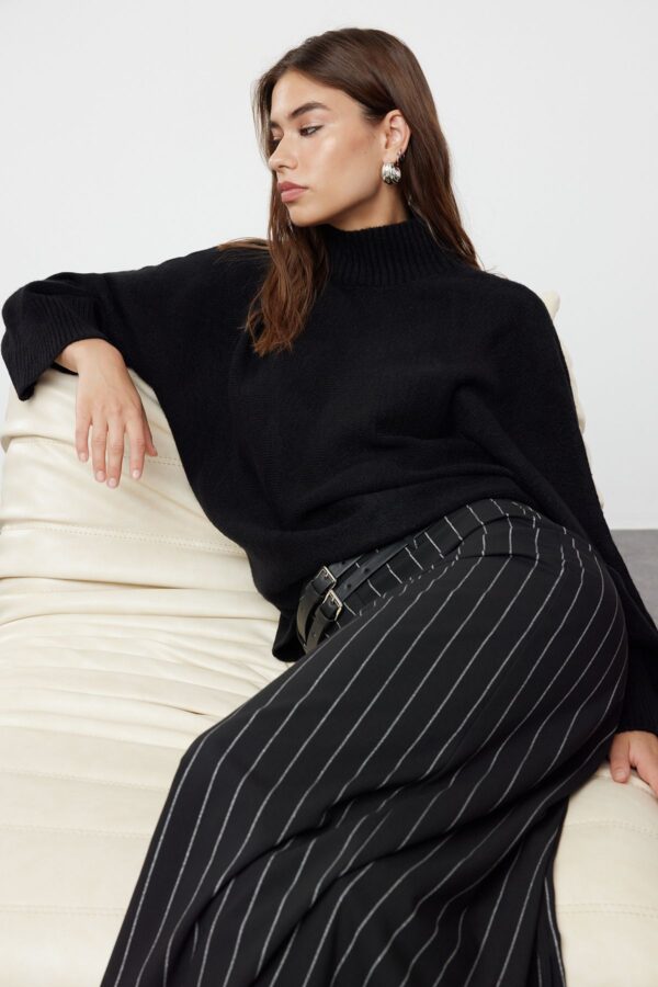 Trendyol Black Soft Textured Wide Fit Knitwear Sweater