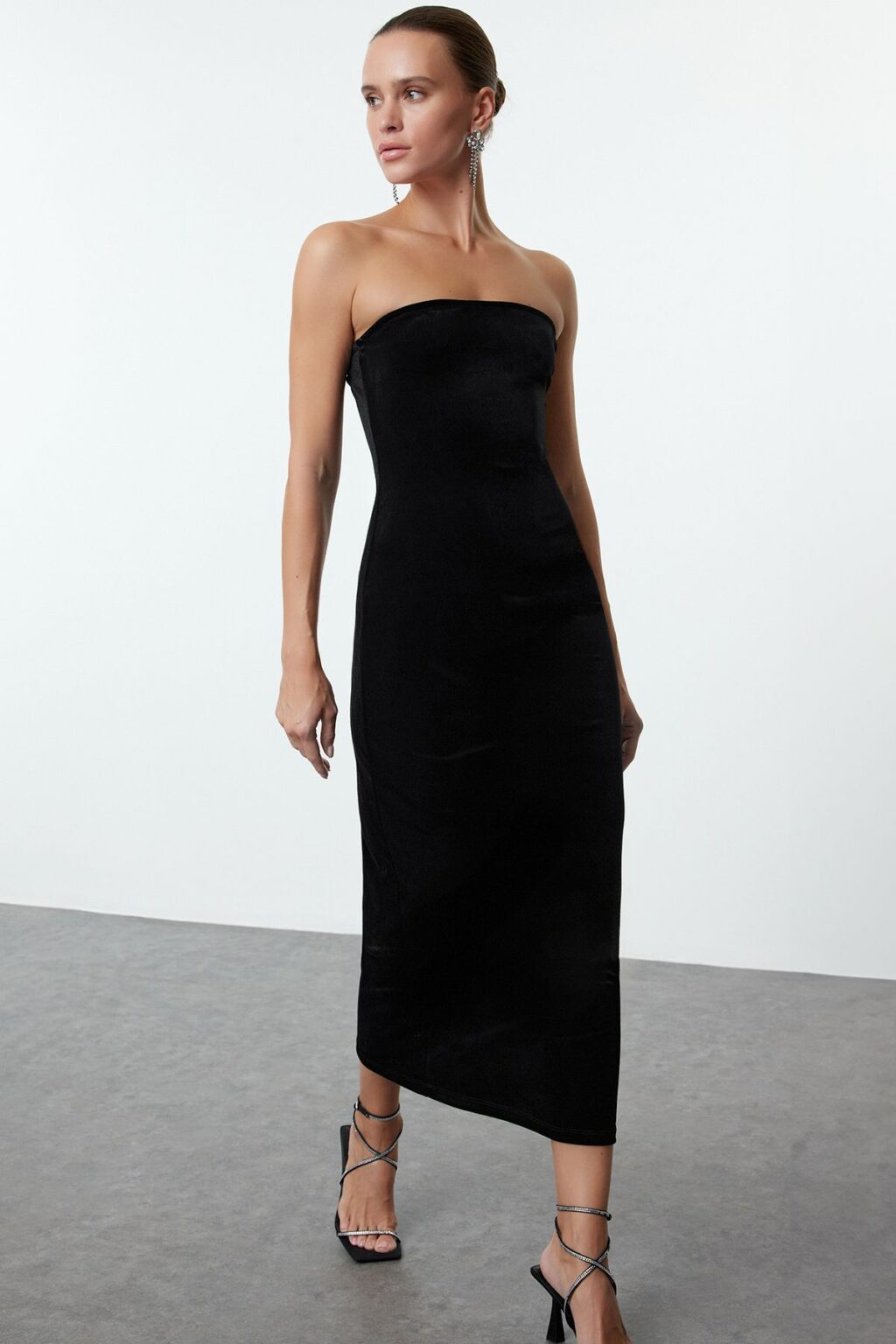 Trendyol Black Strapless Velvet Knitted Chic Midi New Year's Eve Evening Dress