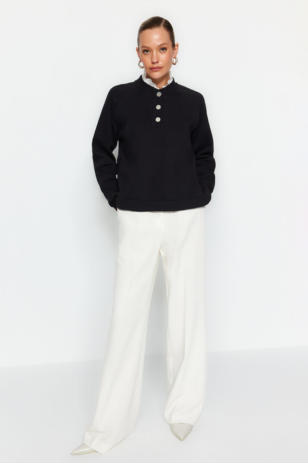 Trendyol Black Thick Inner Fleece Collar Detailed Buttoned Regular/ Regular Knitted Sweatshirt