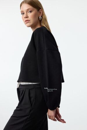 Trendyol Black Thick Polar Fleece Oversize Crop Sleeve Printed Knitted Sweatshirt Trendyol Black Thick Polar Fleece Oversize Crop Sleeve Printed Knitted Sweatshirt