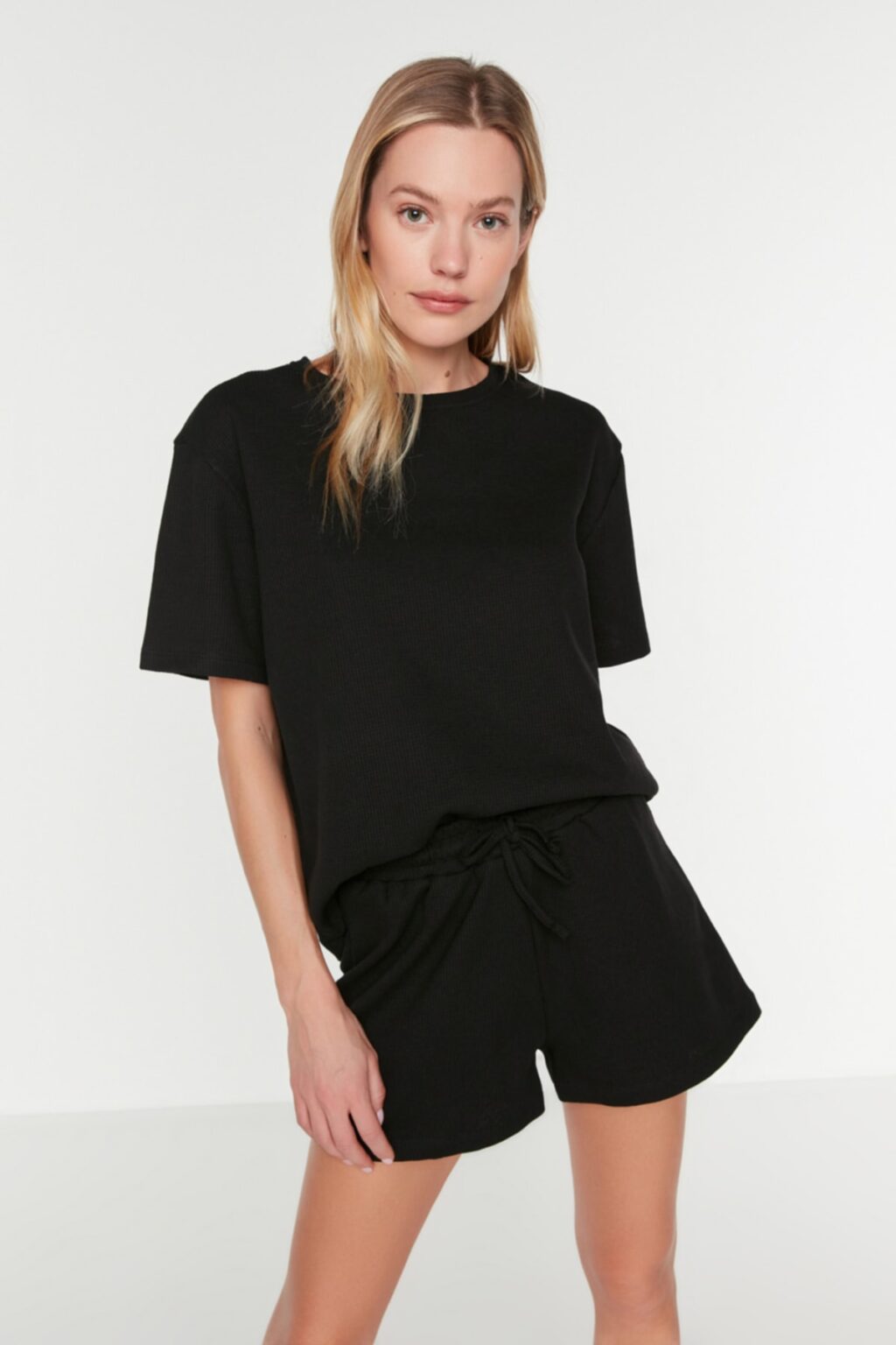 Trendyol Black Waffle Fabric Knitted Pajama Set with Shorts