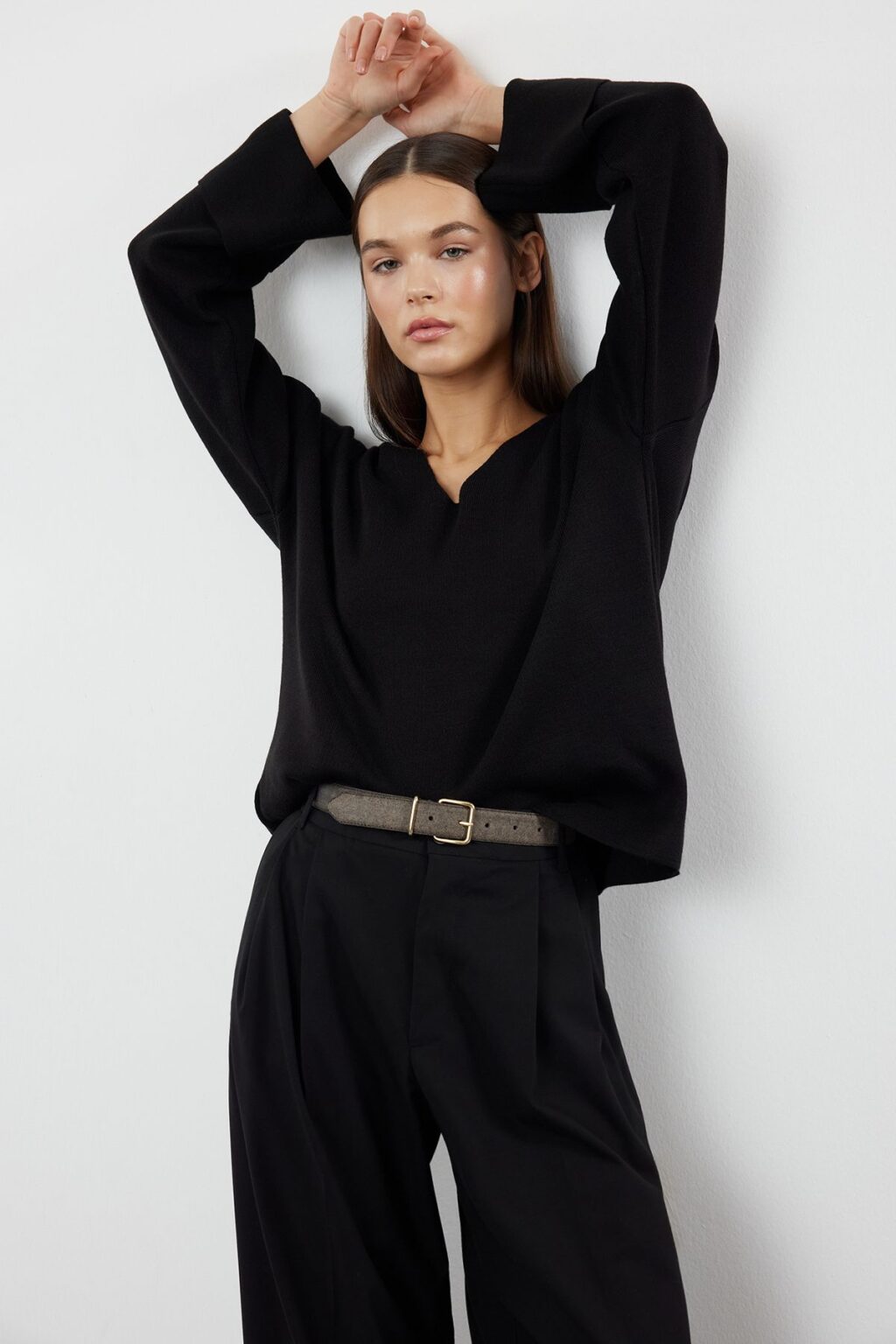 Trendyol Black Wide Fit Sleeve Folded Knitwear Sweater