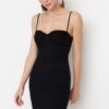 Trendyol Black testhezálló bélelt szőtt elegáns estélyi ruha