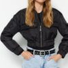 Trendyol Black vízlepergető crop steppelt kabát