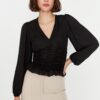Trendyol Blouse - Schwarz - Fitted