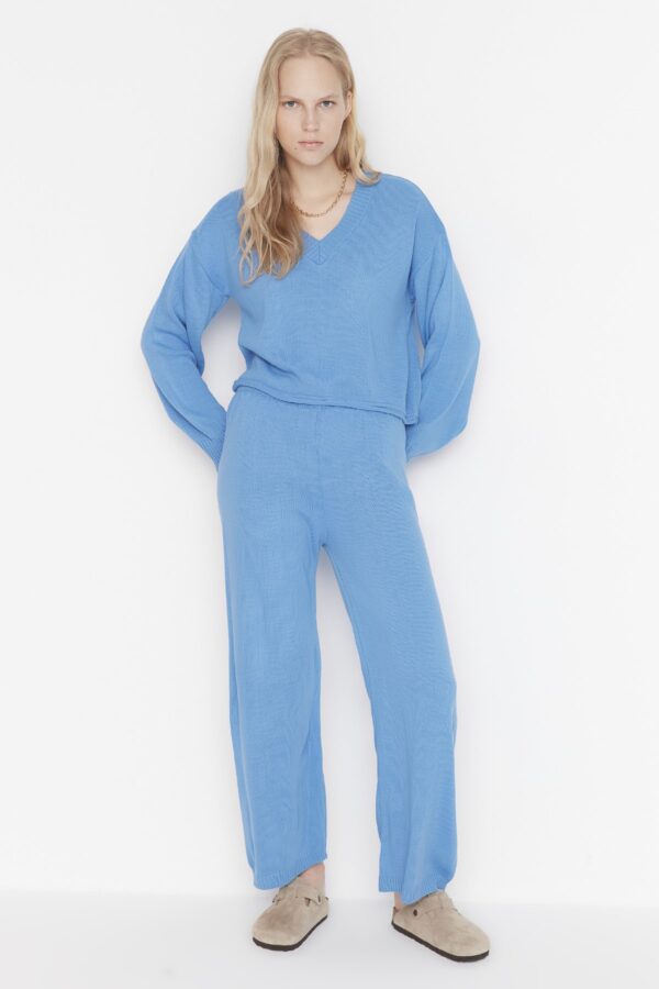 Trendyol Blue V-Neck Sweater Top-Upper Suit