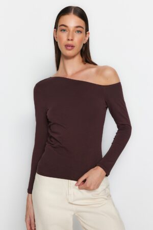 Trendyol Brown Boat Neck Open Shoulder Gathered Fitted/Situated Cotton Stretch Knit Blouse Trendyol Brown Boat Neck Open Shoulder Gathered Fitted/Situated Cotton Stretch Knit Blouse