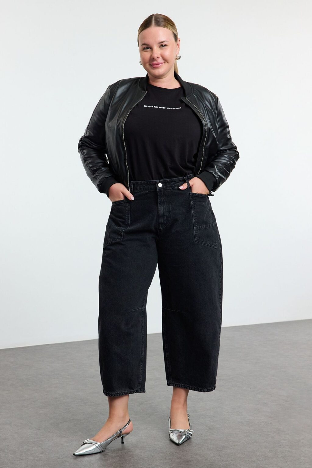 Trendyol Curve Black More Sustainable Stitch Detailed High Waist Balloon Jeans