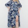 Trendyol Curve Blue Tropical Leaf Patterned Woven Slit Dress