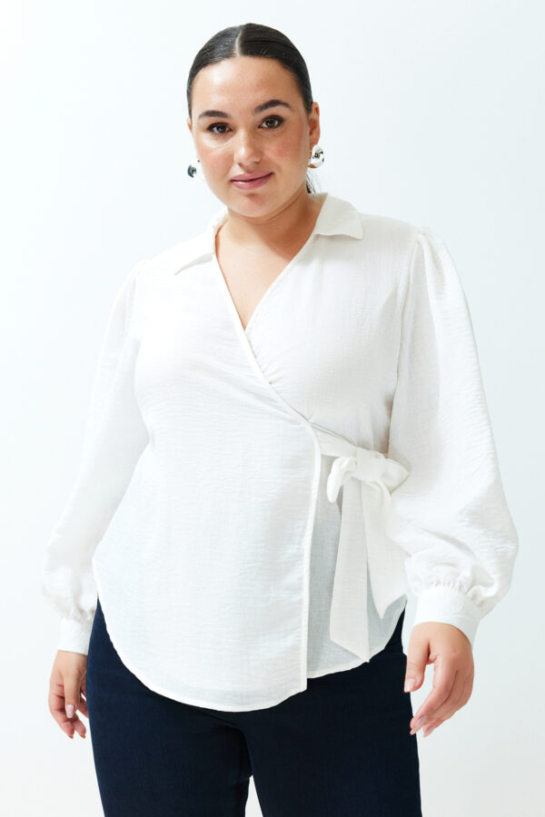 Trendyol Curve Ecru Polo Neck Double Breasted Closure Woven Blouse