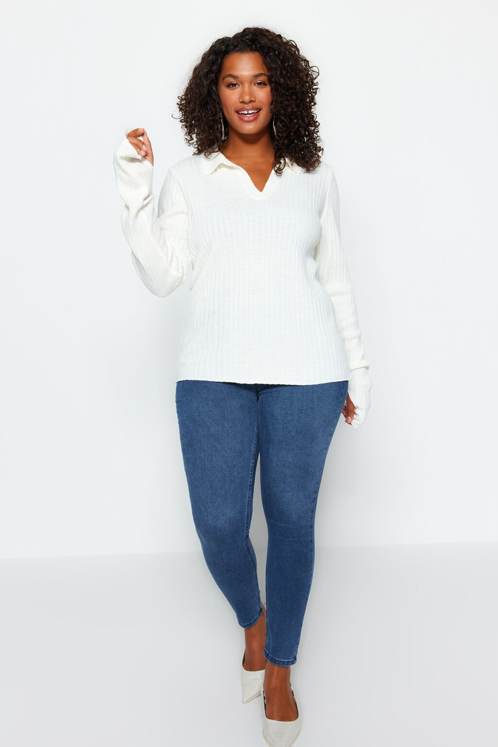 Trendyol Curve Ecru Sleeve End Detailed Polo Neck kötöttáru pulóver