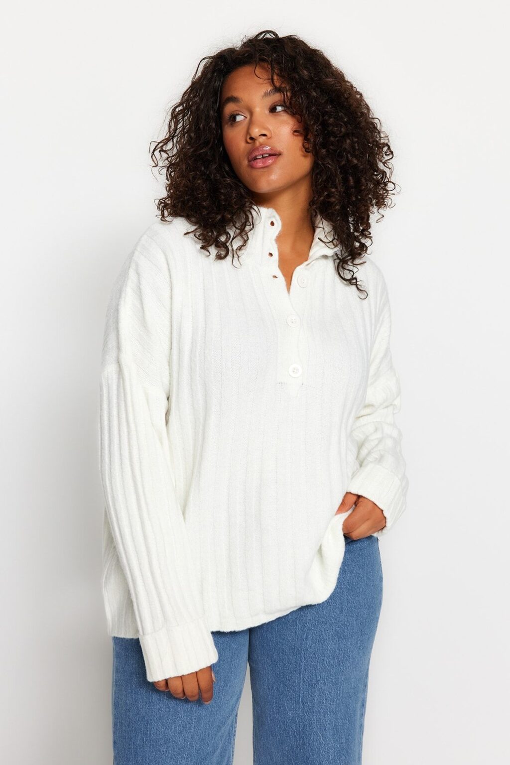 Trendyol Curve Ecru gombos kötöttáru Cardigan