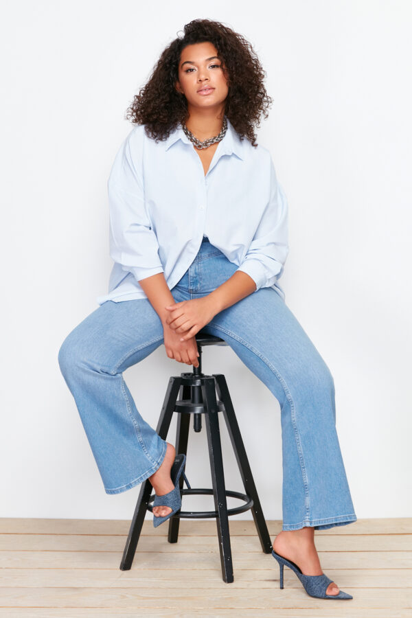 Trendyol Curve Light Blue High Waist Comfort Stitch Detail Spanish Leg Flare Fit Jeans