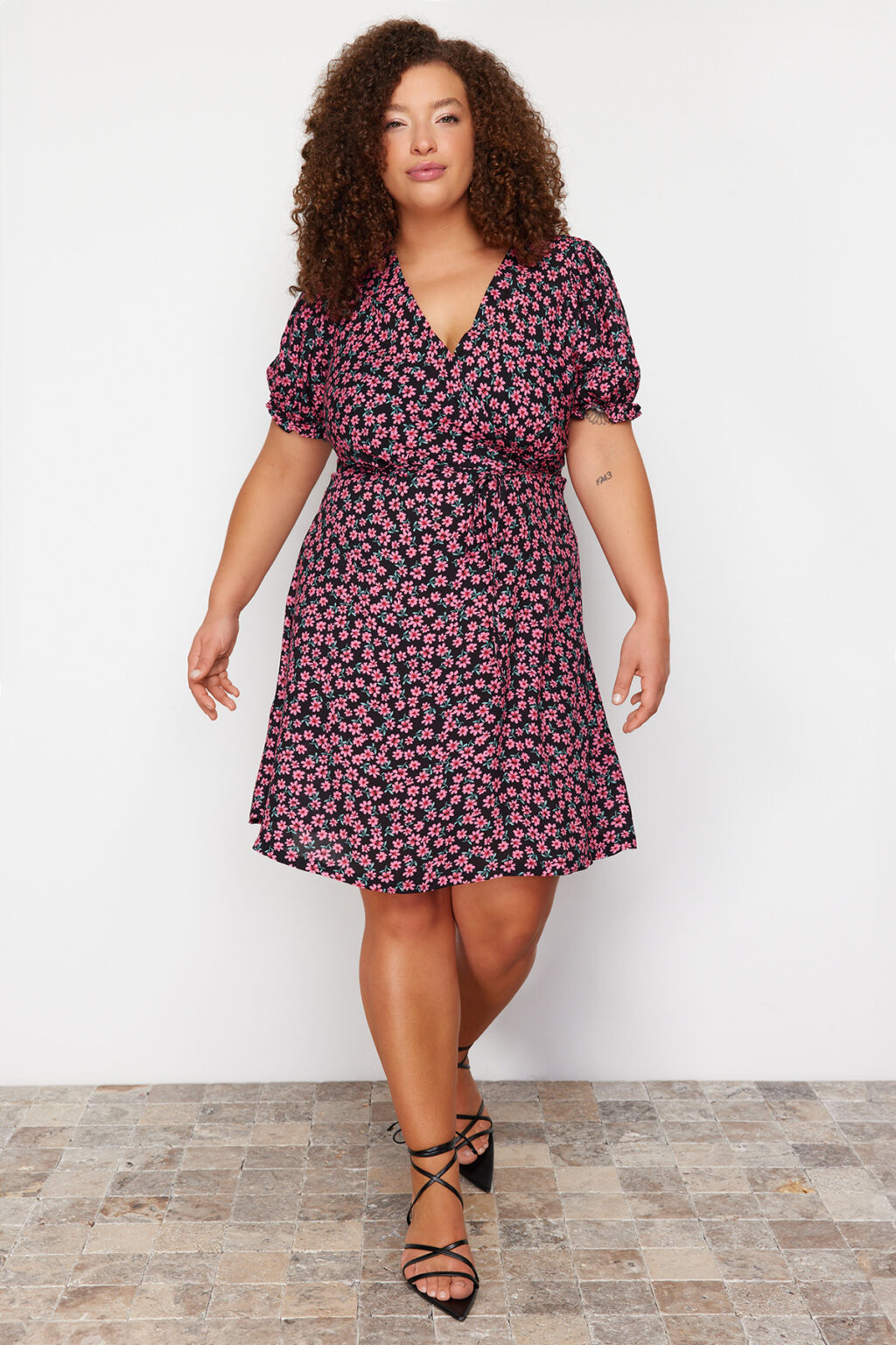 Trendyol Curve Multicolored A-Line/Bell-Floral Woven Dress