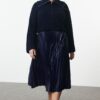Trendyol Curve Navy Blue Elastic Elastic Waist Pleated Woven Plus Size Skirt