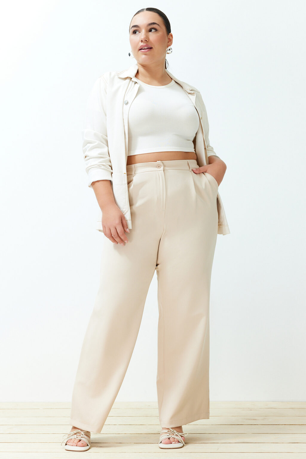 Trendyol Curve Stone High Waist Wide Leg Wide Leg Pleated Woven Fabric Trousers