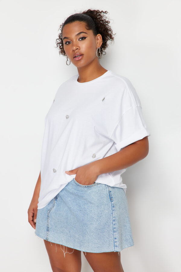 Trendyol Curve White Heart Accessory Detailed Oversize 100% Cotton Knitted T-shirt