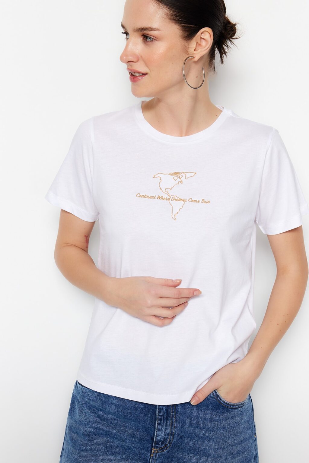 Trendyol Ecru 100% Cotton Embroidered Basic Crew Neck Knitted T-Shirt