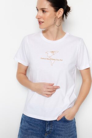 Trendyol Ecru 100% Cotton Embroidered Basic Crew Neck Knitted T-Shirt Trendyol Ecru 100% Cotton Embroidered Basic Crew Neck Knitted T-Shirt