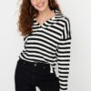 Trendyol Ecru Crop csíkos kötöttáru pulóver