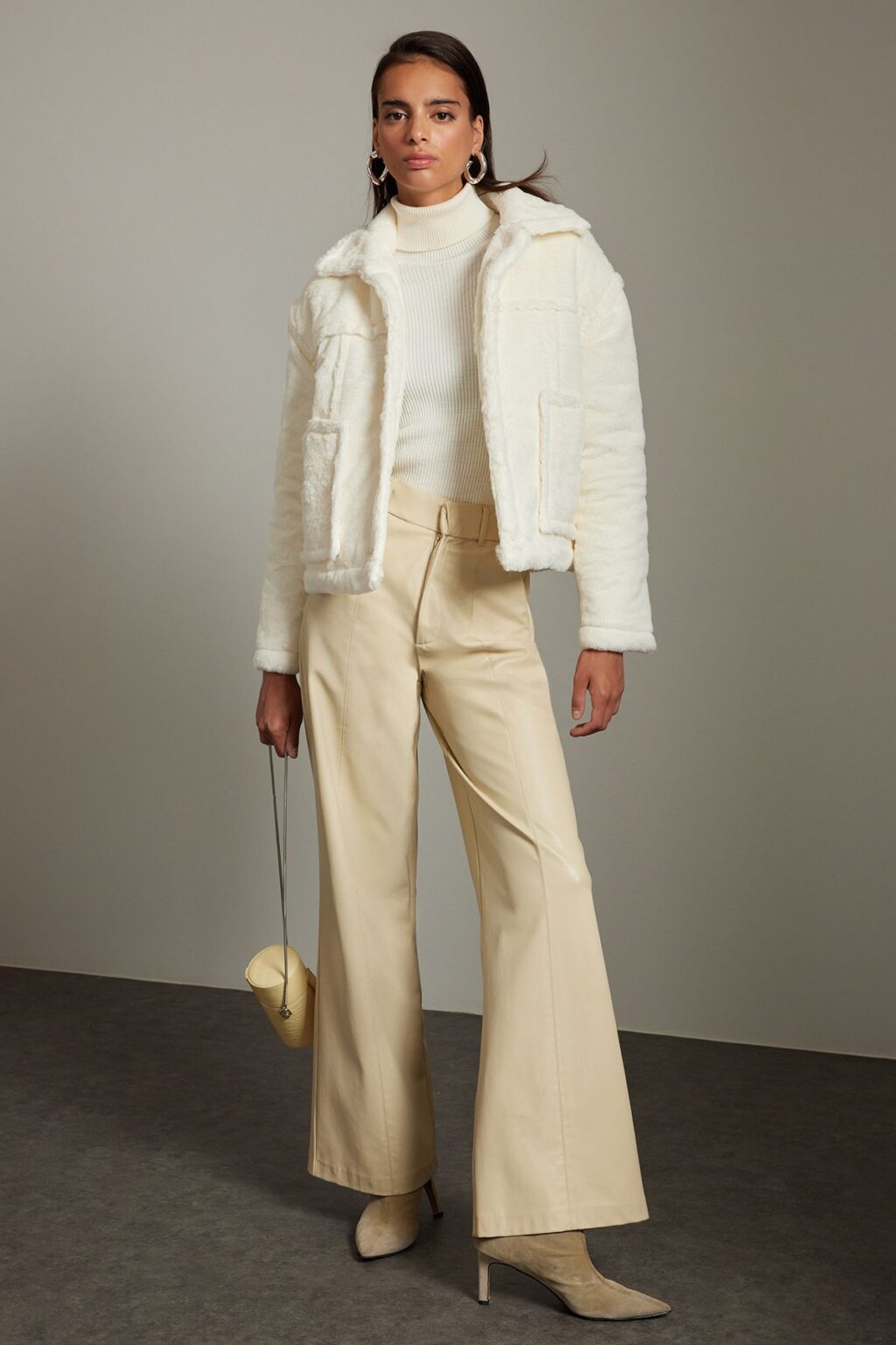 Trendyol Ecru Oversize Quilted Detail Plush Coat