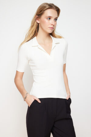 Trendyol Ecru Polo Neck Fitted Stretchy Knitted Blouse Trendyol Ecru Polo Neck Fitted Stretchy Knitted Blouse