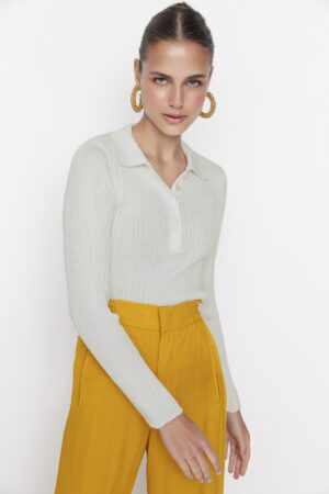 Trendyol Ecru Polo nyakú bordázott kötöttáru pulóver