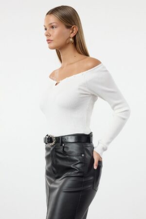 Trendyol Ecru Premium Kallite Collar Detailed Knitwear Sweater Trendyol Ecru Premium Kallite Collar Detailed Knitwear Sweater