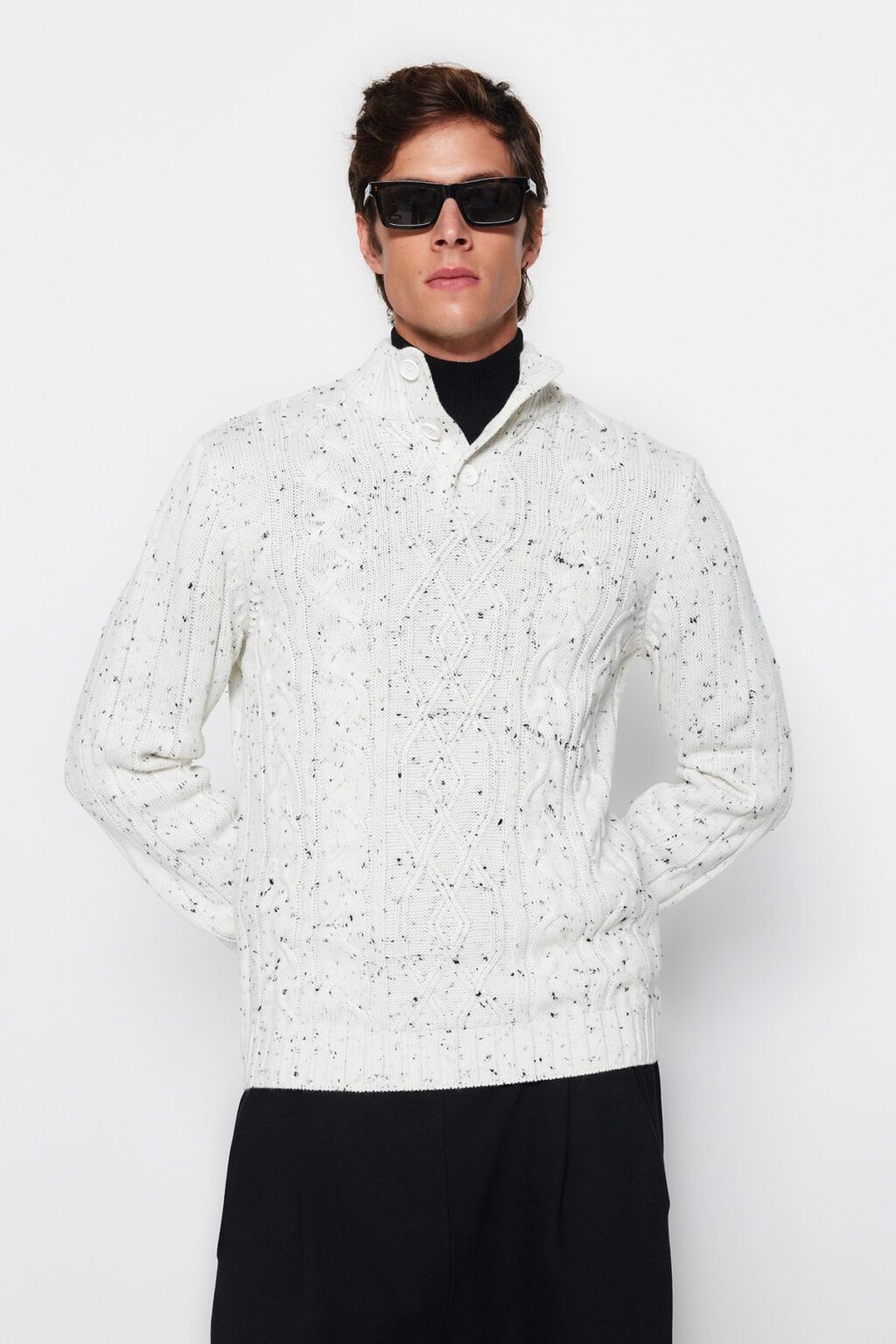Trendyol Ecru Regular Fit Buttoned Turtleneck Nope Knitwear Sweater