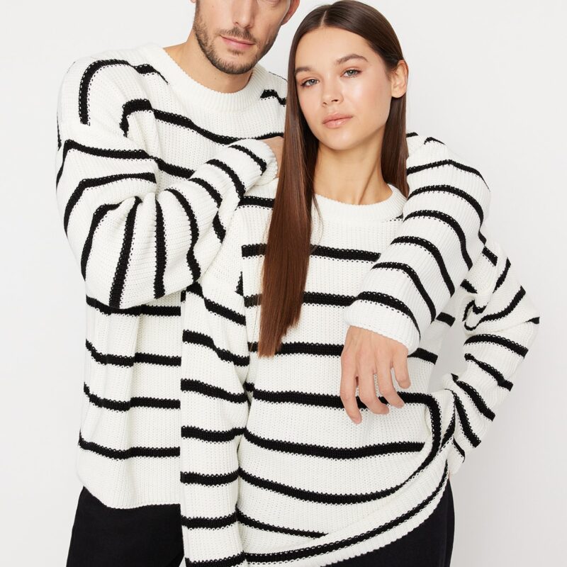 Trendyol Ecru Unisex Oversize Fit Wide Fit Crew nyak csíkos kötöttáru pulóver
