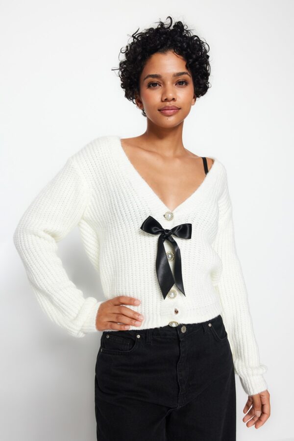 Trendyol Ecru V nyaki kötöttáru Cardigan