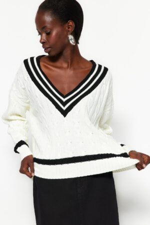 Trendyol Ecru V-nyakú kötöttáru pulóver Trendyol Ecru V-nyakú kötöttáru pulóver