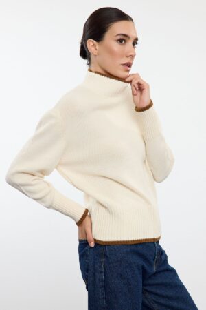 Trendyol Ecru Wide Fit Basic Color Blocked Knitwear Sweater Trendyol Ecru Wide Fit Basic Color Blocked Knitwear Sweater