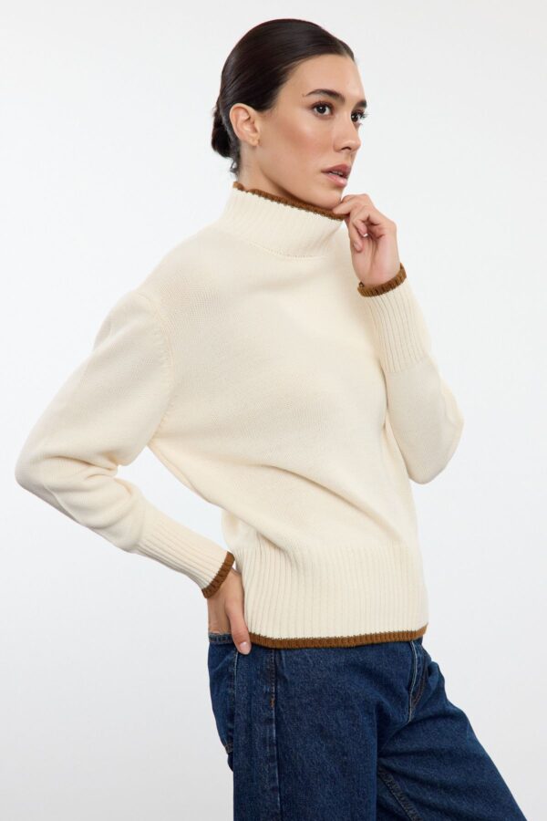 Trendyol Ecru Wide Fit Basic Color Blocked Knitwear Sweater Trendyol Ecru Wide Fit Basic Color Blocked Knitwear Sweater