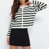 Trendyol Ecru puha textúrájú csíkos kötöttáru Cardigan