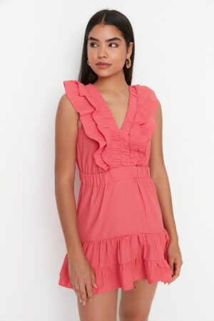 Trendyol Fuchsia Petite fodros részlet szőtt ruha