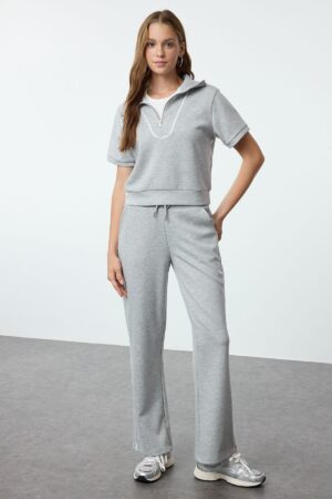 Trendyol Gray Melange Regular/Normal Pattern Zipper Collar Short Sleeve Knitted Sweatshirt Trendyol Gray Melange Regular/Normal Pattern Zipper Collar Short Sleeve Knitted Sweatshirt