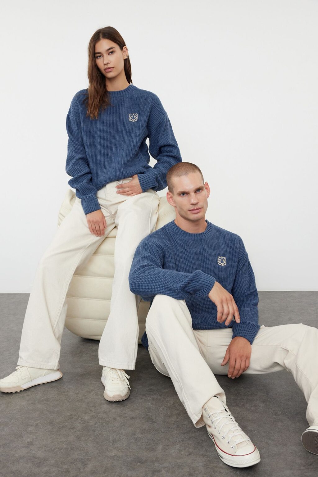 Trendyol Indigo Oversize Crew Neck Textured Sweater