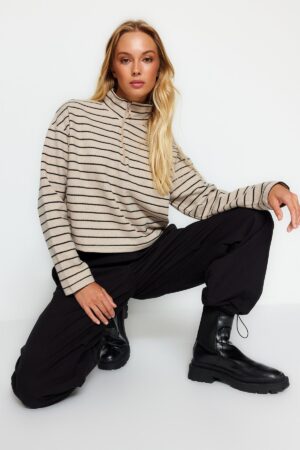Trendyol Light Beige Striped Thessaloniki Zippered High Neck Regular/Regular Fit Knitted Sweatshirt Trendyol Light Beige Striped Thessaloniki Zippered High Neck Regular/Regular Fit Knitted Sweatshirt