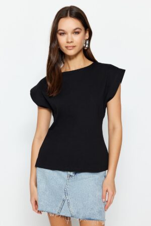 Trendyol Limited Edition Black 100% Cotton Basic Knitted T-Shirt Trendyol Limited Edition Black 100% Cotton Basic Knitted T-Shirt